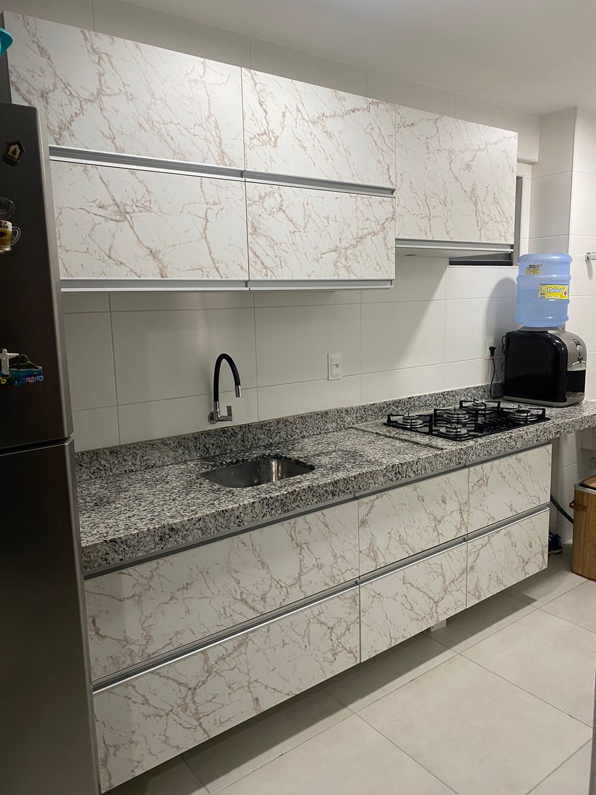 Cozinha e casa de banho com identidade comum — vista 4