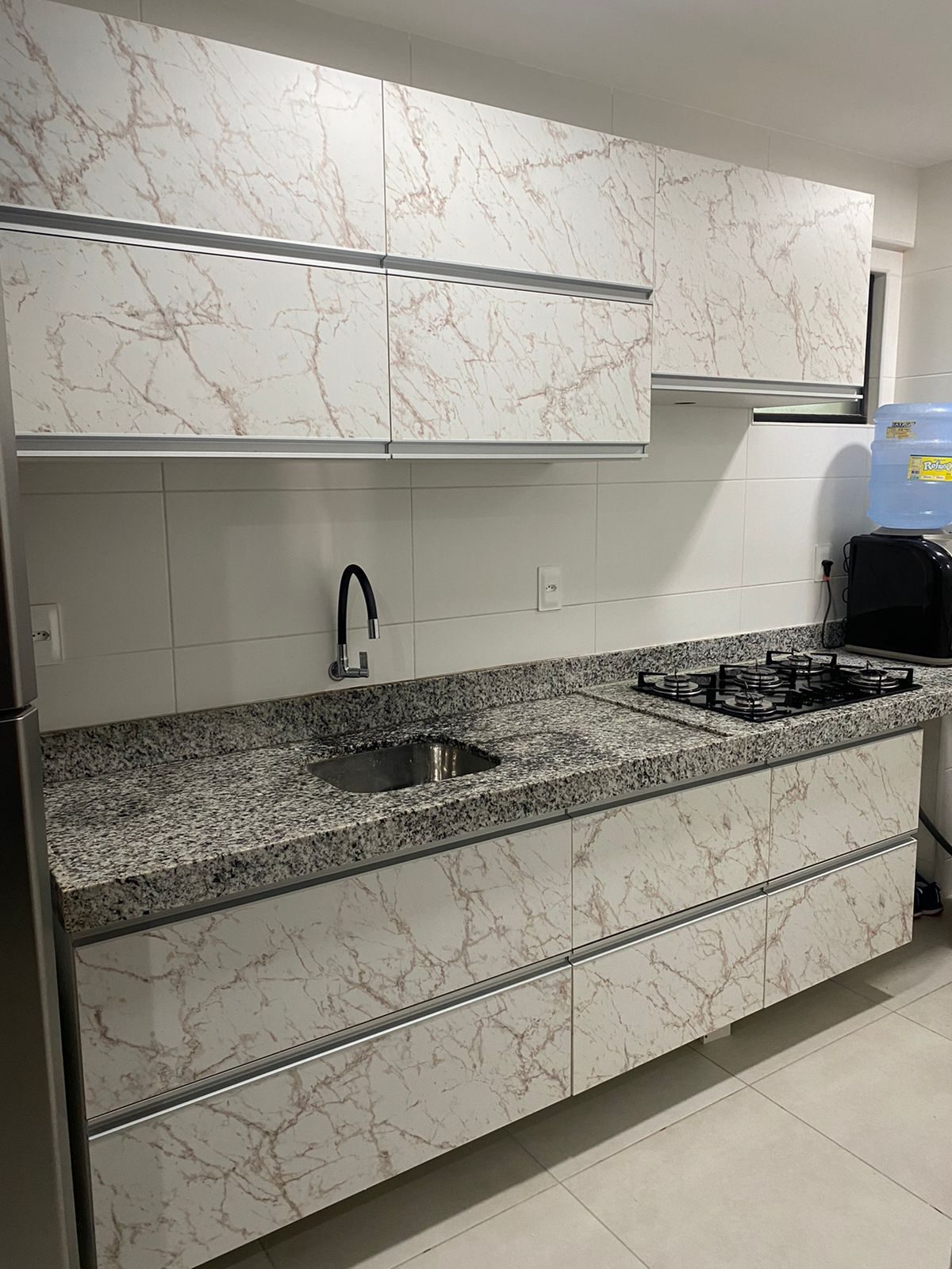 Cozinha e casa de banho com identidade comum — vista 5