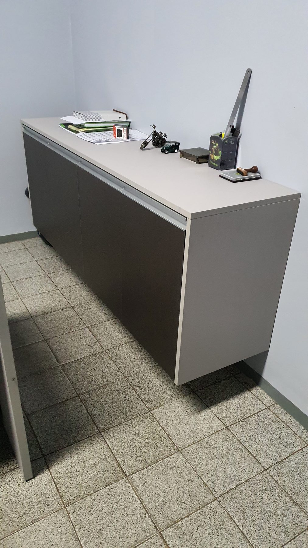 Posto executivo desenhado para o trabalho diário — vista 3